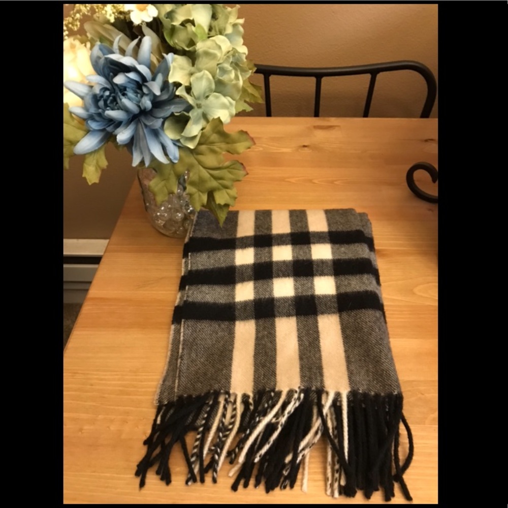 Burberry cashmere scarf